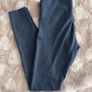 lululemon athletica Gray Blue Floral Embossed Workout Leggings